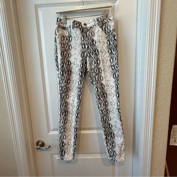 d. jeans Denim - d. Jeans Snake Print Black White Pants Sz 8 Zip Front 5 Pocket Neutral